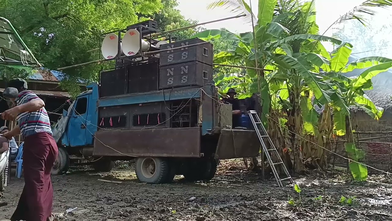 လက်နဲ့မဖွင့်ဘူး နားနဲ့ဖွင့်တာပါခင်ဗျ vd လာသိမ်းတာ ဟဲဟဲ