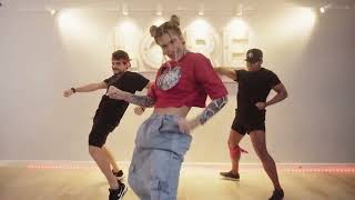 TCHUCO NELA - ROGERINHO E WESLEY SAFADÃO | Coreografia - Lore Improta