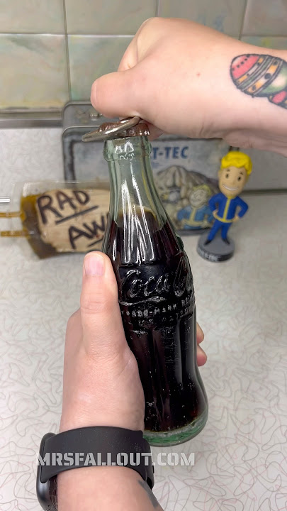 Opening 70 Year Old Bottle of Coca-Cola & Comparing to modern Coke!