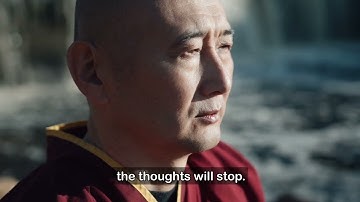 What is the difference between the enlightened person and an unenlightened person?