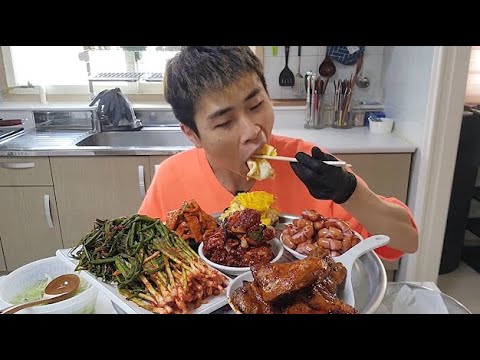 꽃돼지 자메이카 <strong>통다리</strong> 파김치 양념게장 비엔나소세지 오뎅볶음 계란후라이 오이냉국 한식 밥도둑 <strong>먹방</strong>[korean food]mukbang Eating show 吃播