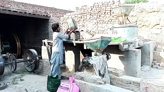 big engine Startup || Diesel Oil engines || Starting Old Black Engines || Englend Engine