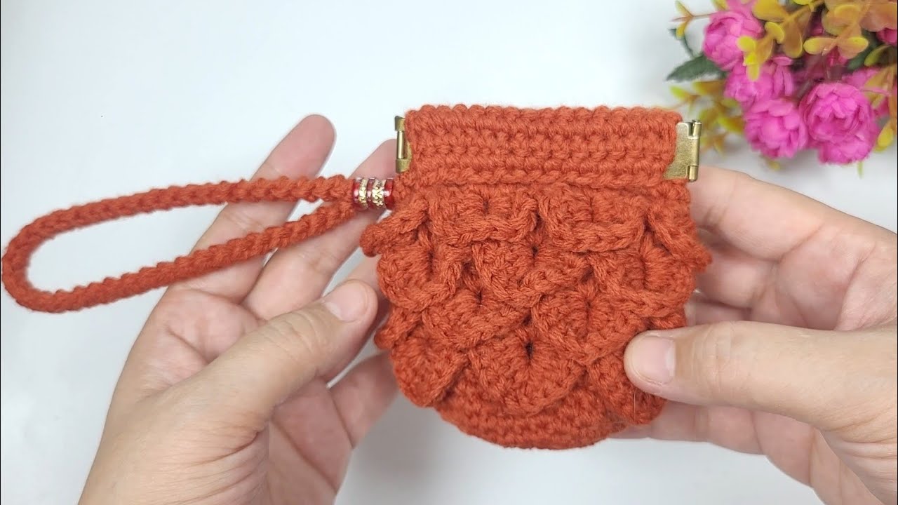 Crochet Coin Purse You Can Easily Make - CrochetBeja