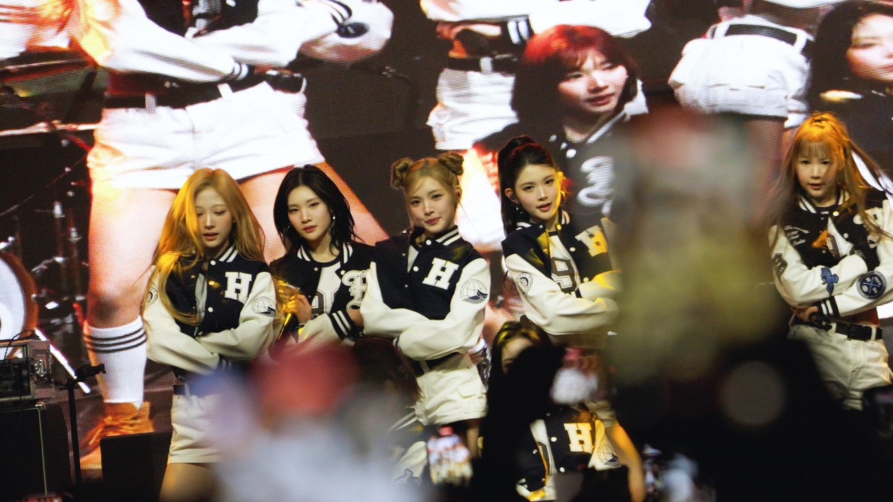 26.3.3 하츠투하츠 Hearts2Hearts 'RUDE!'  직캠 [한국외대] (가림막도 있고 흔들림도 있고 응원사 외침도 있습니다)