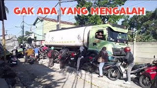 Download Lagu Dikit-dikit Perbaikan Jalan, Perbaikan Jalan kok sedikit-sedikit itulah Tigaraksa  MP3