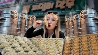 만두를 생각 없이 먹다가 초밥 무한리필집에서 먹는 것 보다 더 먹어버렸습니다.