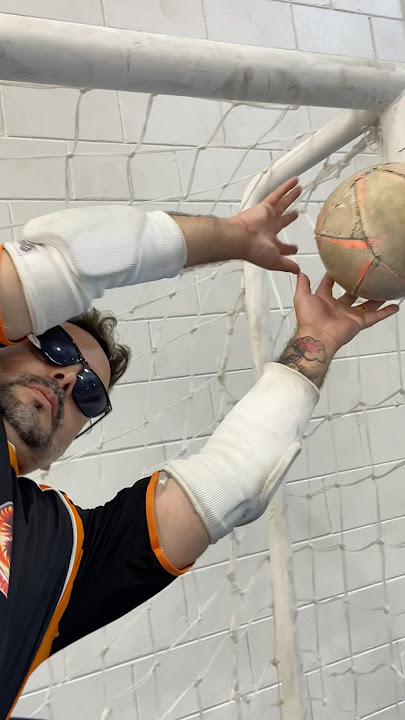 Defesa milagrosa 2 #futsal #futebol #meme #goleiro