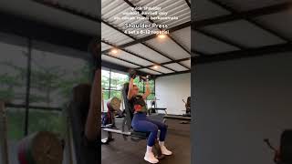 Quick Shoulder Workout Dumbbell Only Ala Cewek Cantik Berkacamata