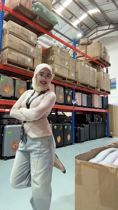 awek melayu kerja storekeeper