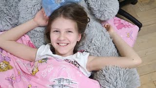 видео: ВЛОГ Самый обычный день и НАМ ДАЛИ СПРАВКУ. Кира и Маша картинка: ВЛОГ Самый обычный день и НАМ ДАЛИ СПРАВКУ. Кира и Маша