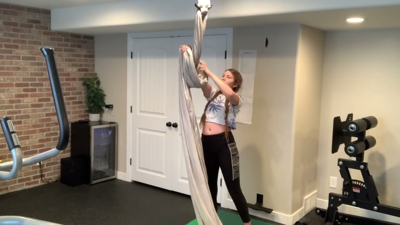 Low ceiling • braiding aerial silk • tutorial ￼