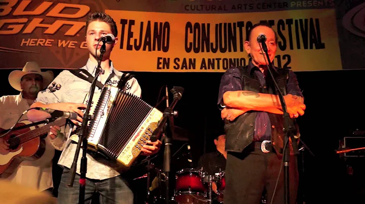Flaco Jimenez and Dwayne Verheyden performing Luce...