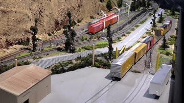 Tehachapi loop, Caliente, Cable, Monolith and Tunnels 16/17 on 4 HCDs in N scale