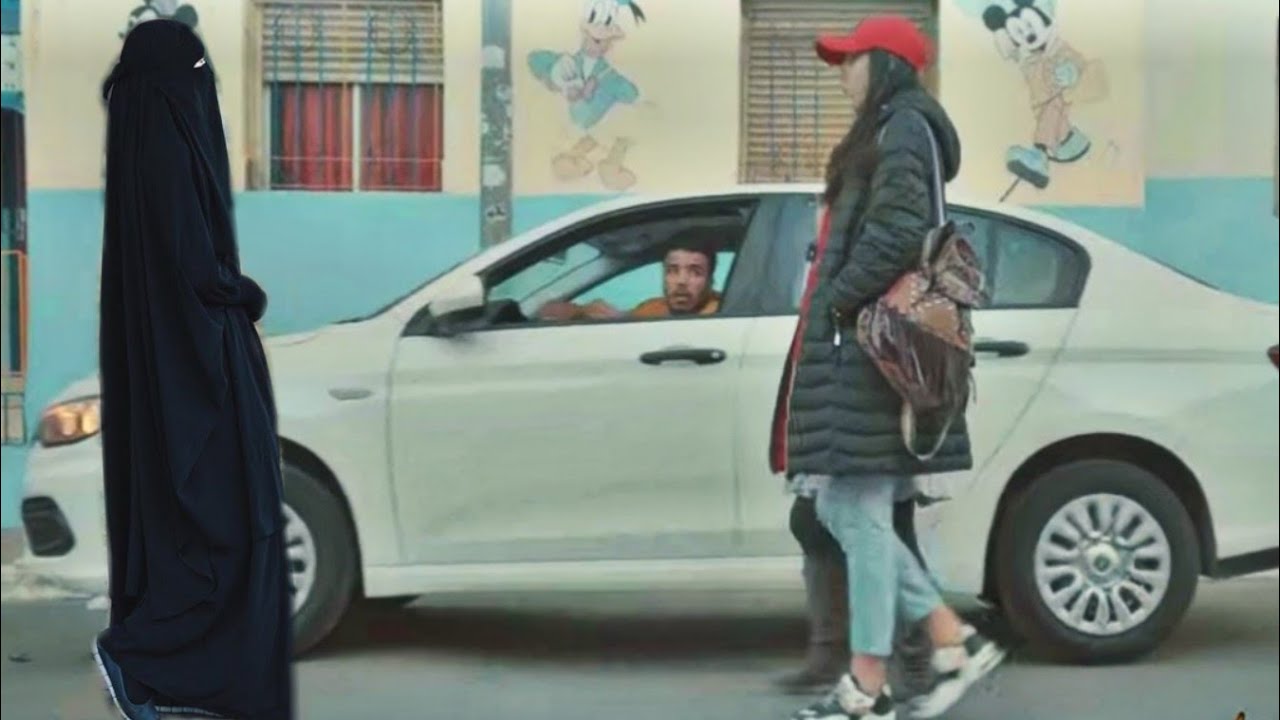 إحتقر فتاة جميلة لأن لباسها غير محتشم لكن عندما إرتدت النقاب !!... لم يتوقع أنها ؟؟ (نهاية صادمة)