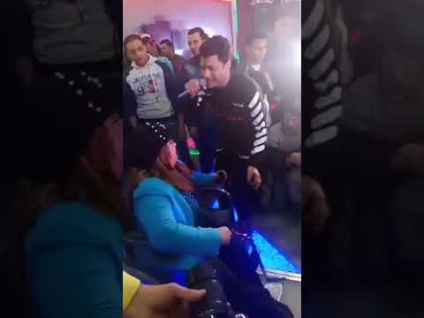 احمد عامر وسميرة احمد ابداع جاحد اسمعونى والقشاش من فرحه شقيق الكابتيانو حسام حسن