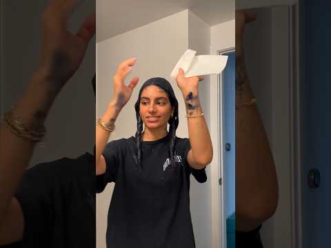 Video: Ako farbiť čierne vlasy na hnedé (s obrázkami)