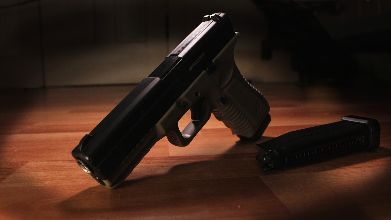 Overturning the Interstate Handgun Ban; Cops Disarmed in Hawaii: Gun Talk Radio | 1.6.19 C self defense flashlight
