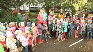 Высадка цветов в детском саду «Родничок» Высадка цветов в детском саду «Родничок»