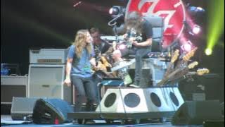 Foo Fighters & Jon Davison (Yes singer) - Tom Sawyer (Rush cover)