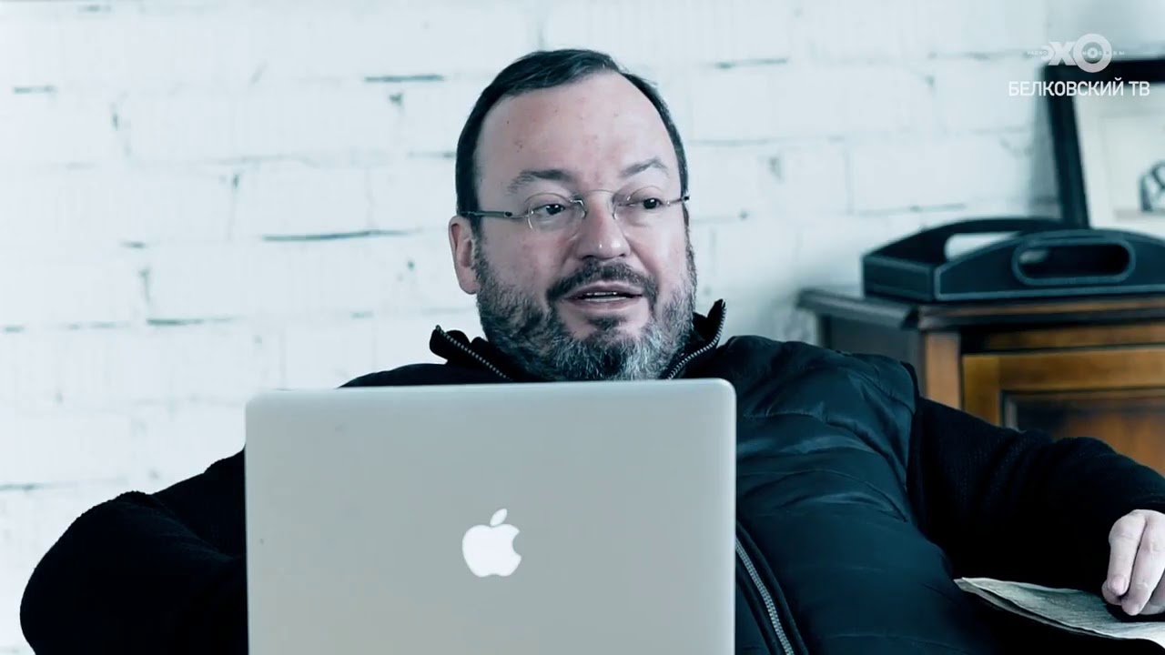 Роснефтегаз в сумме 30 млрд.долл и Сургутнефтегаз в сумме 34 млрд.долл ...