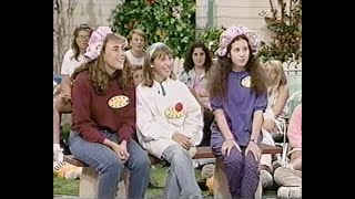 Teen Win Lose Or Draw  Mayim Bialik And Trey Parker