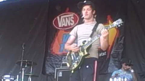 Jason Hale Warms Up