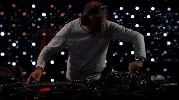 Yann Tiersen - 16 15 21 12 12  2 15 10 5 18 (Live on KEXP)