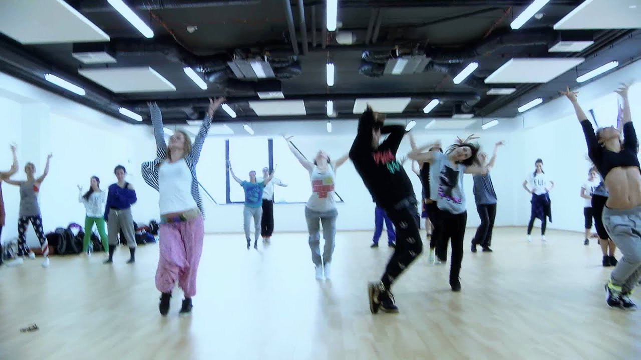 Miguel Zarate choreography in UNITED MOVEMENT#2 - YouTube