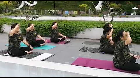 Outdoor Yoga (Desy Eva Inge Irin Lani Linda Marisa...