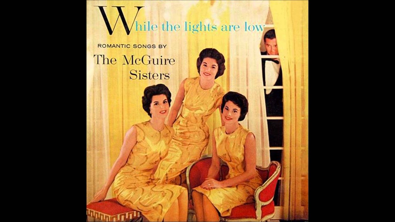 屋根を突き破ったエッフェル塔 Mcguire Sisters 素敵な音楽を