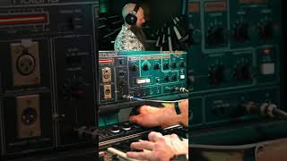 Vintage Tape Echo Vs Og Synth Roland Re-501 Vs Sh-2