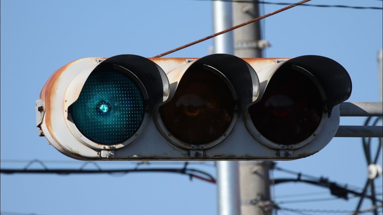 非常に珍しい】(埼玉では)激レアな存在！草加市清門町の古い信号機