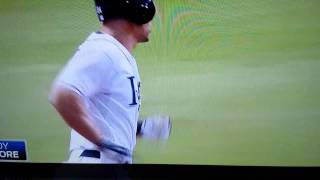 Mom catches homerun ball from grady sizemore