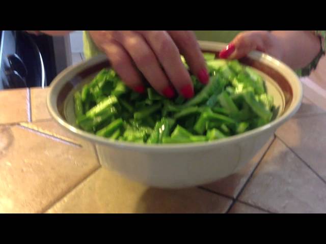 How to peel nopales the easy way 