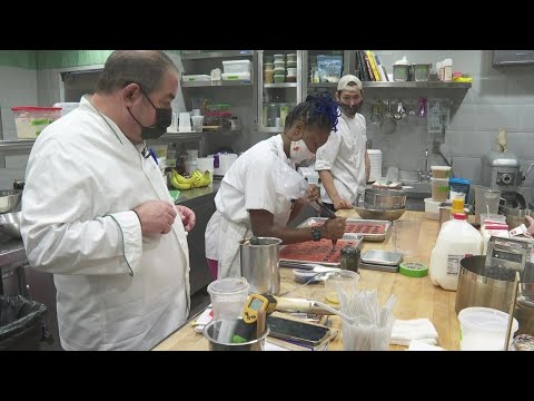 Video: Proč je emeril's new orleans uzavřen?