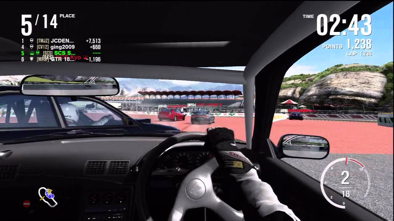 Forza 4 Drifting: 14 player lobby on the Tokyo Autosalon section