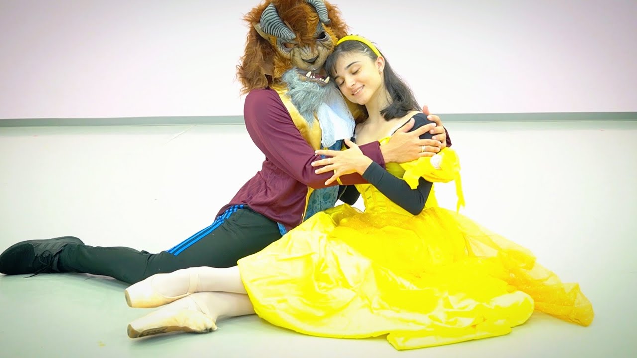 美女と野獣踊ってみたら、野獣がただの野獣先輩だった。 - YouTube
