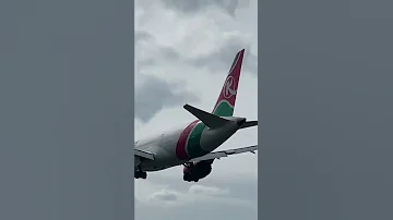 Boeing 787-8 Kenya Airways Landing in London Heathrow #shorts