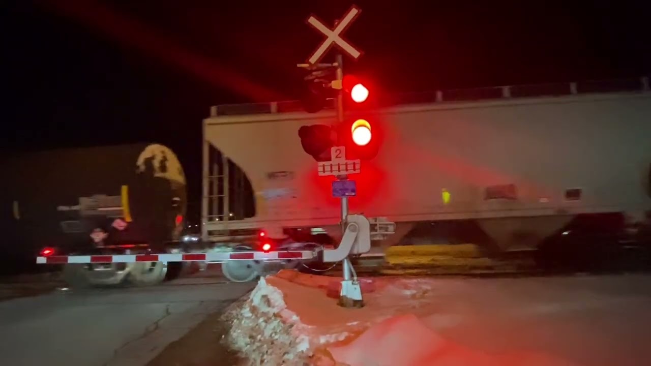 CPKC 420 & 231 at Leaside (Milepost 205.35 on the Belleville Subdivision)