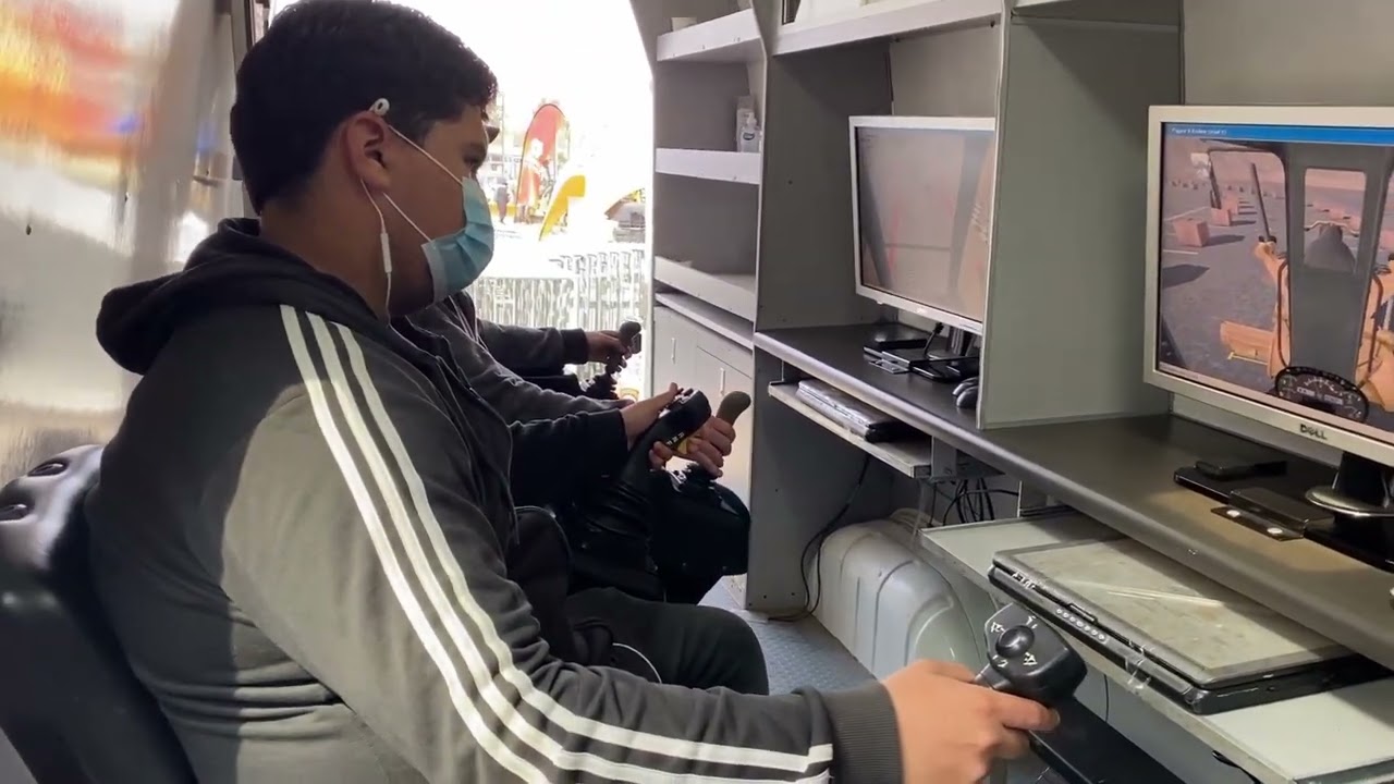 Simulador Finning CAT en Duoc UC Sede Maipú