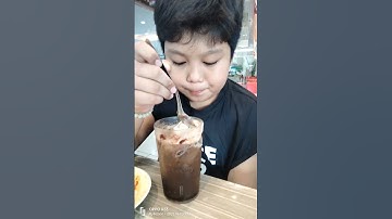 Yummy ba Yan Calix 😁 coke Float #cokefloat #jollibee