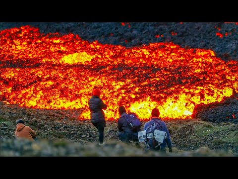 Video: Hawaiis Nya Svart Sandstrand Skapad Av Vulkanutbrott