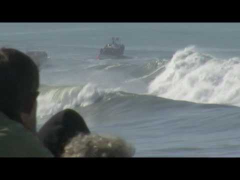 Video: Es Ist An: Mavericks Surfing Contest Namens - Matador Network