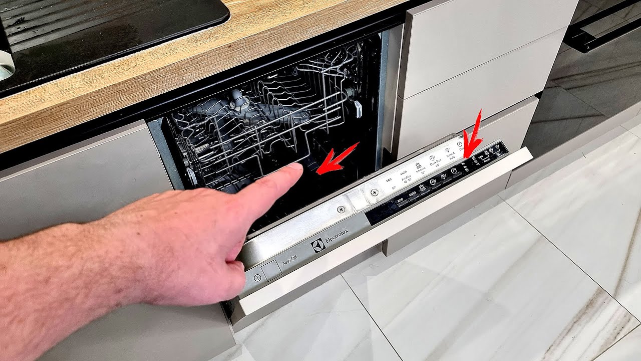 Узнайте, как активировать принудительный слив в посудомоечной машине ...