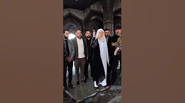 عدنان العرعور من امام قبر حافظ 