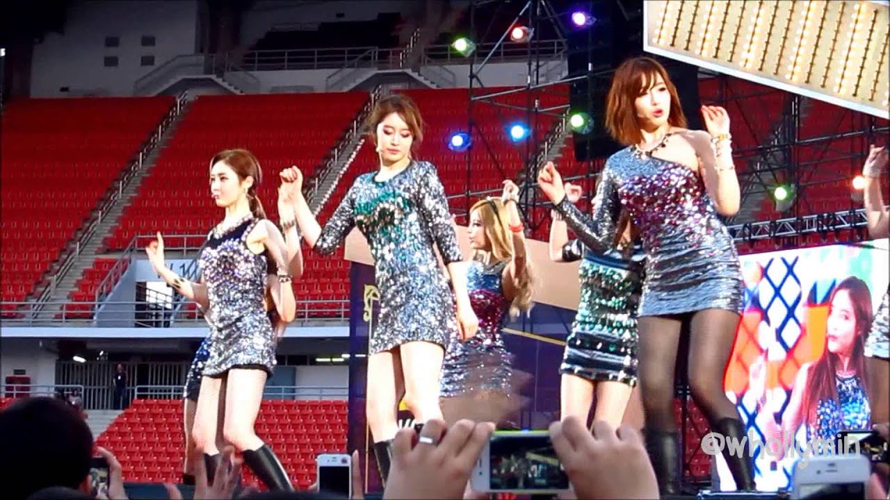 [Fancam] T-ara - Lovey Dovey KMW in BKK 2013