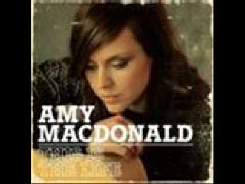 Amy Macdonald - Footballer's Wife (lyrics)