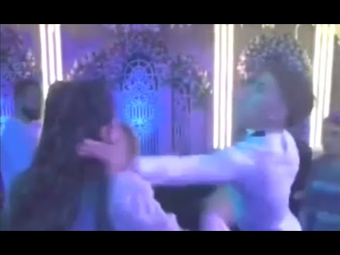 عريس يتجوز صحبة العروسة يوم الفرح