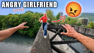 MY ANGRY GIRLFRIEND WILL DO ANYTHING TO CATCH ME !! (Extreme Parkour Escape)