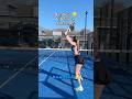 Is deze smash eigenlijk wel een punt? 🤷👀 #padel #padeltraining #bandeja #vibora #smash